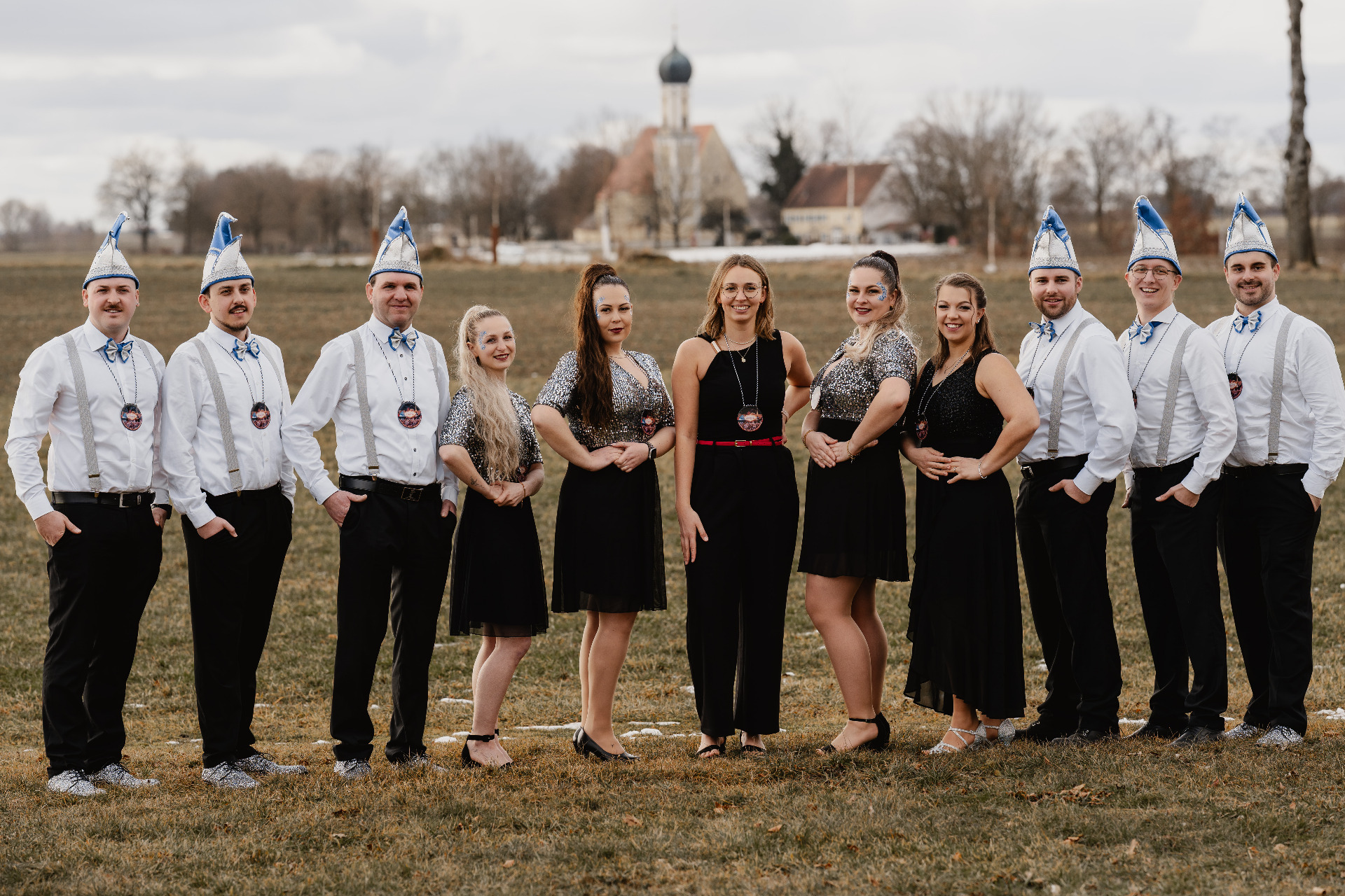 Von links: Niklas, Marcel, Andreas, Sofia, Jenny, Anna, Lea, Sabrina, Dominik, Lukas, Simon